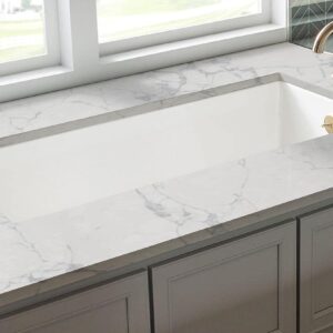 Calacatta Lago Quartz Surface