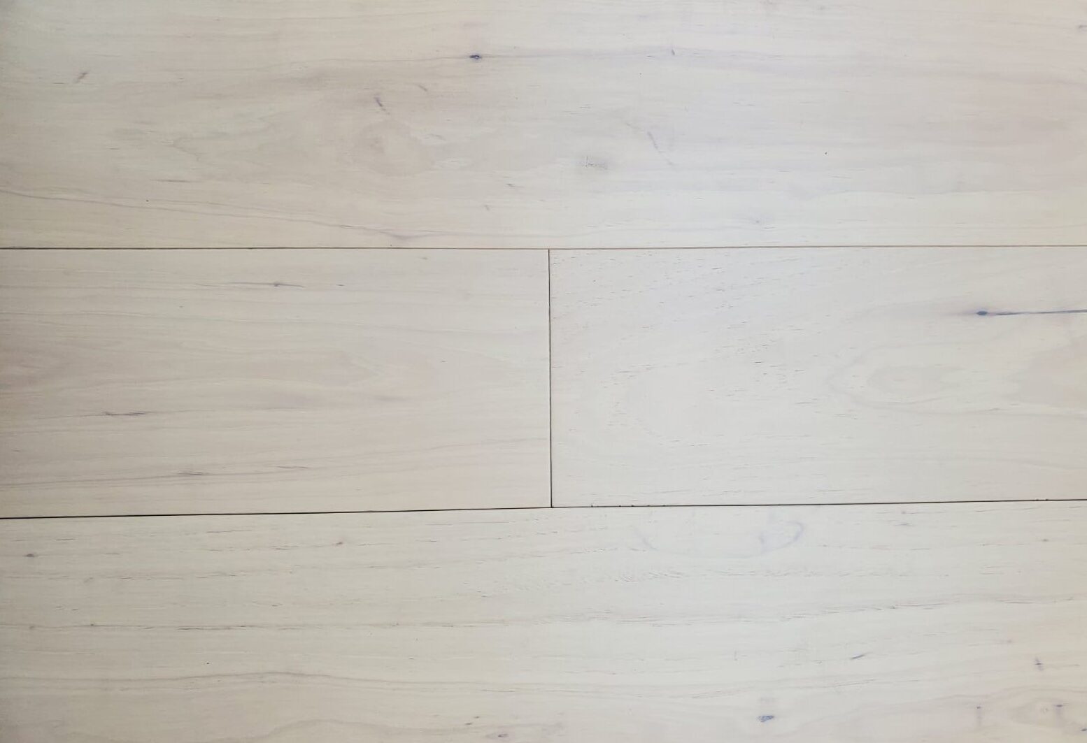 Hickory Milano